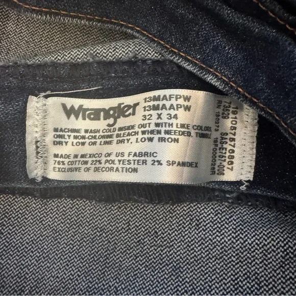 Vintage Wrangler Men’s Dark Wash Denim Jeans Size 32x34 – Classic Straight fit - Picture 6 of 6